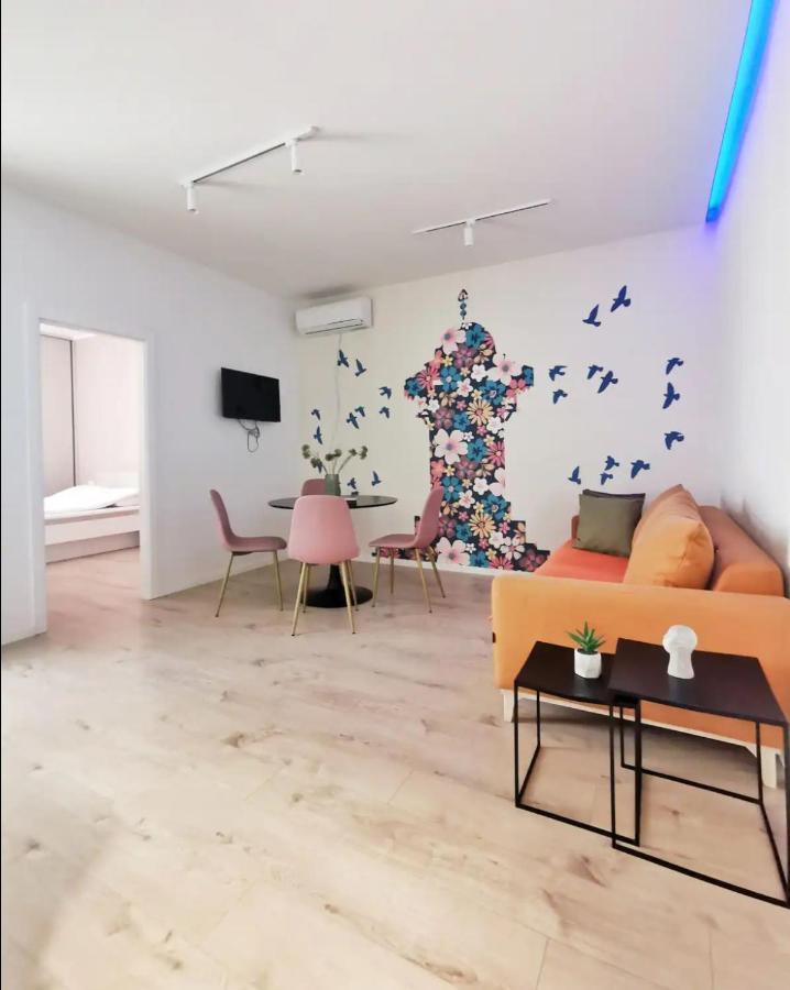 Blue And Rose Cozy - Quiet In The Best Location - Self Check-In - 5Th Floor With Elevator Sarajevo Luaran gambar